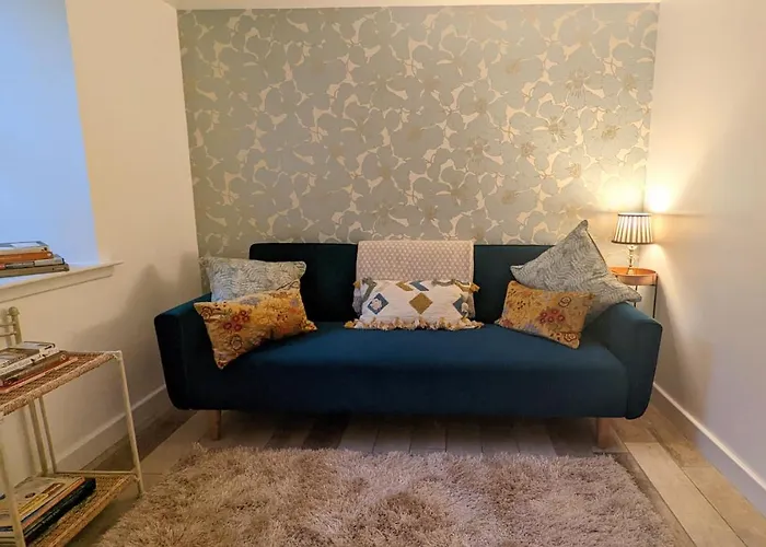 Beautiful Listed Flat With Private Garden, Birnam