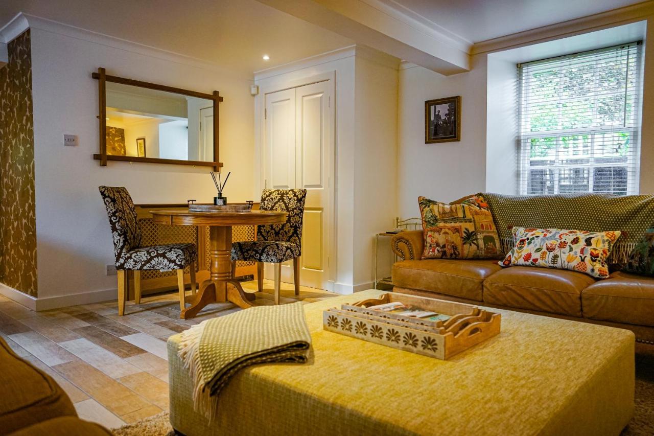 Beautiful Listed Flat With Private Garden, Birnam