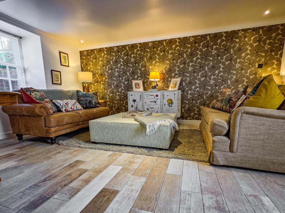 Beautiful Listed Flat With Private Garden, Birnam