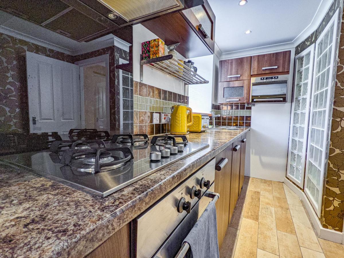 Apartment Beautiful Listed Flat With Private Garden, *